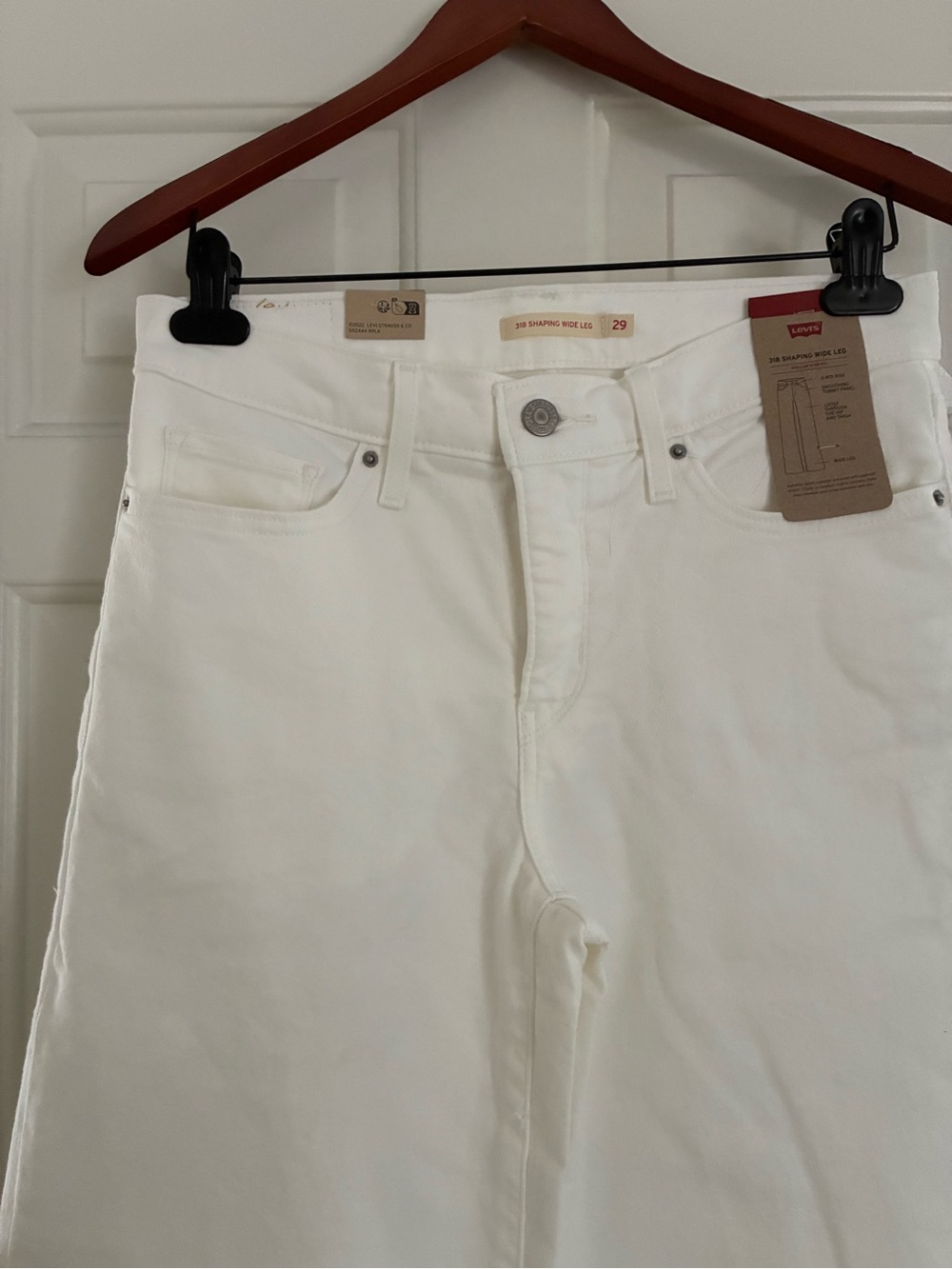 Levi's Women's White Mid Rise  Wide Leg Jeans
